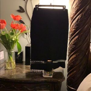 Stretchy pencil skirt with bottom detail